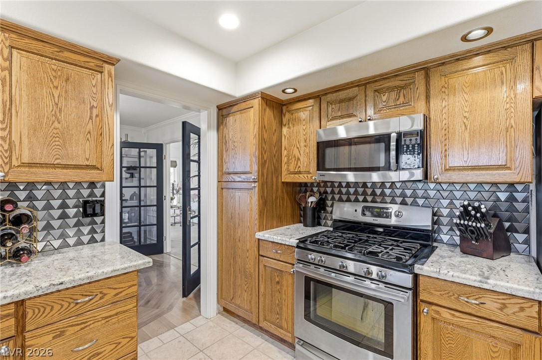 6562 Barbary Circle