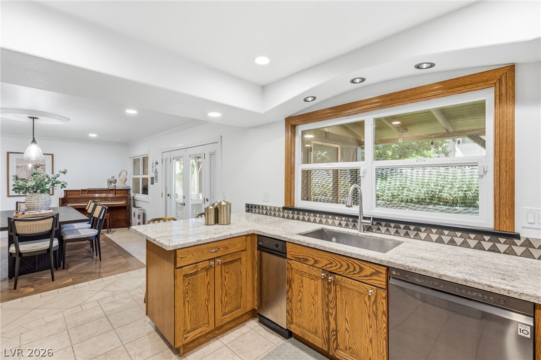 6562 Barbary Circle