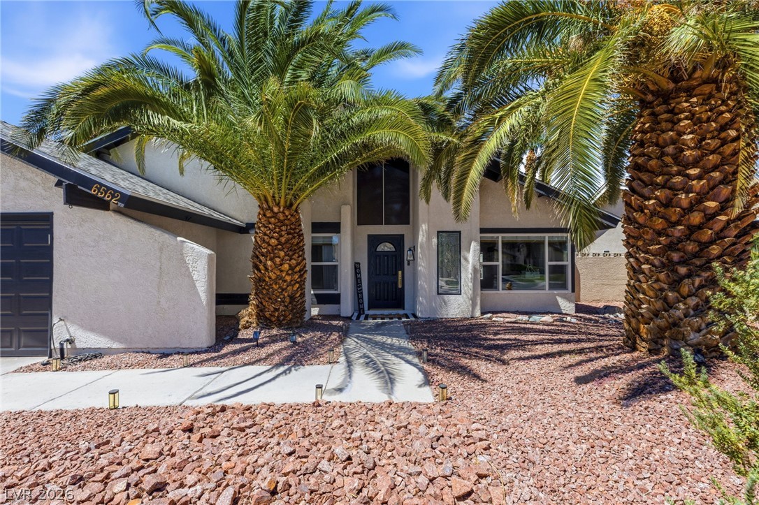 6562 Barbary Circle