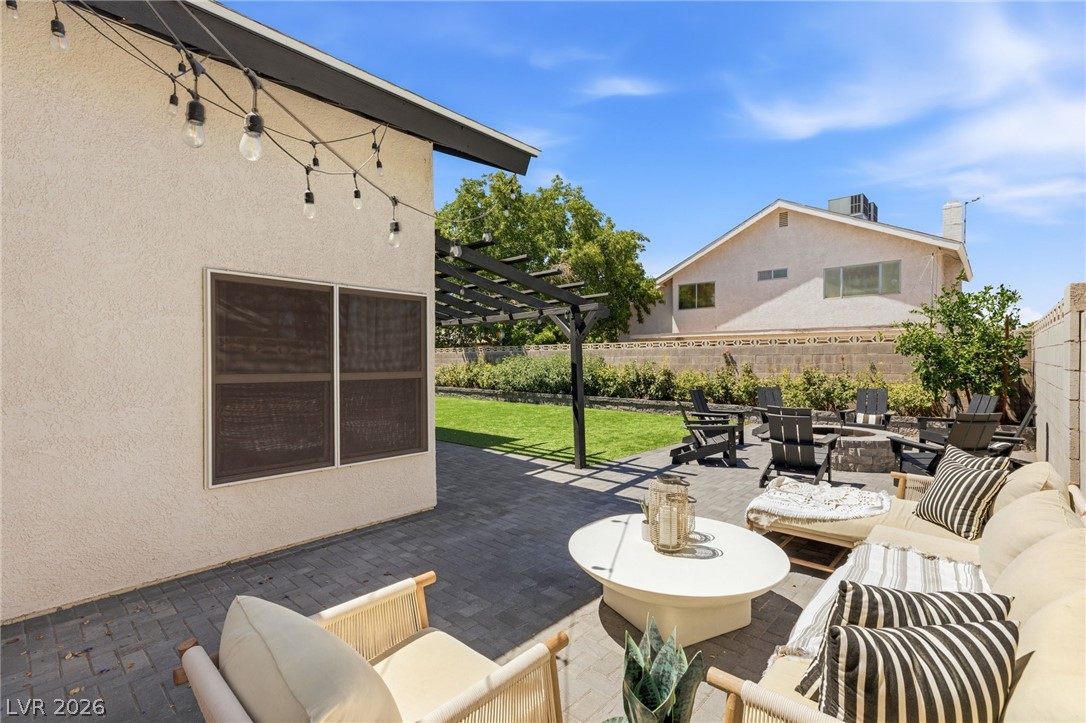 6562 Barbary Circle