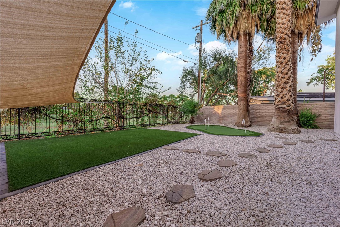 2160 Pueblo Circle