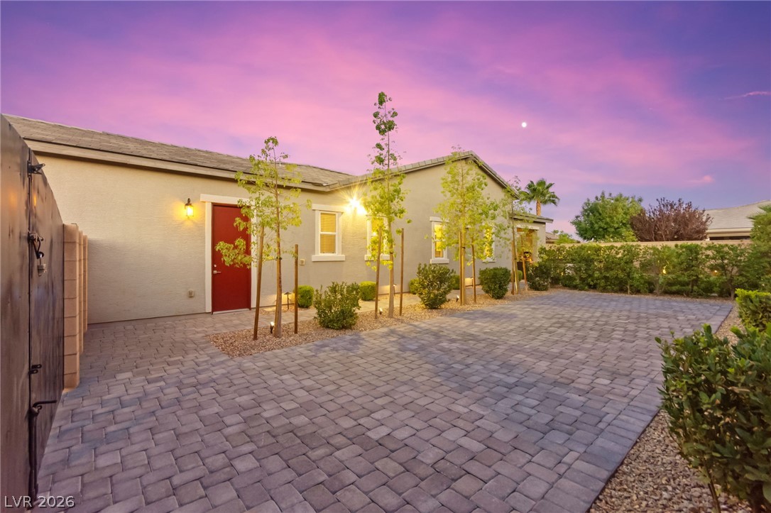 9911 Colsen Michael Avenue