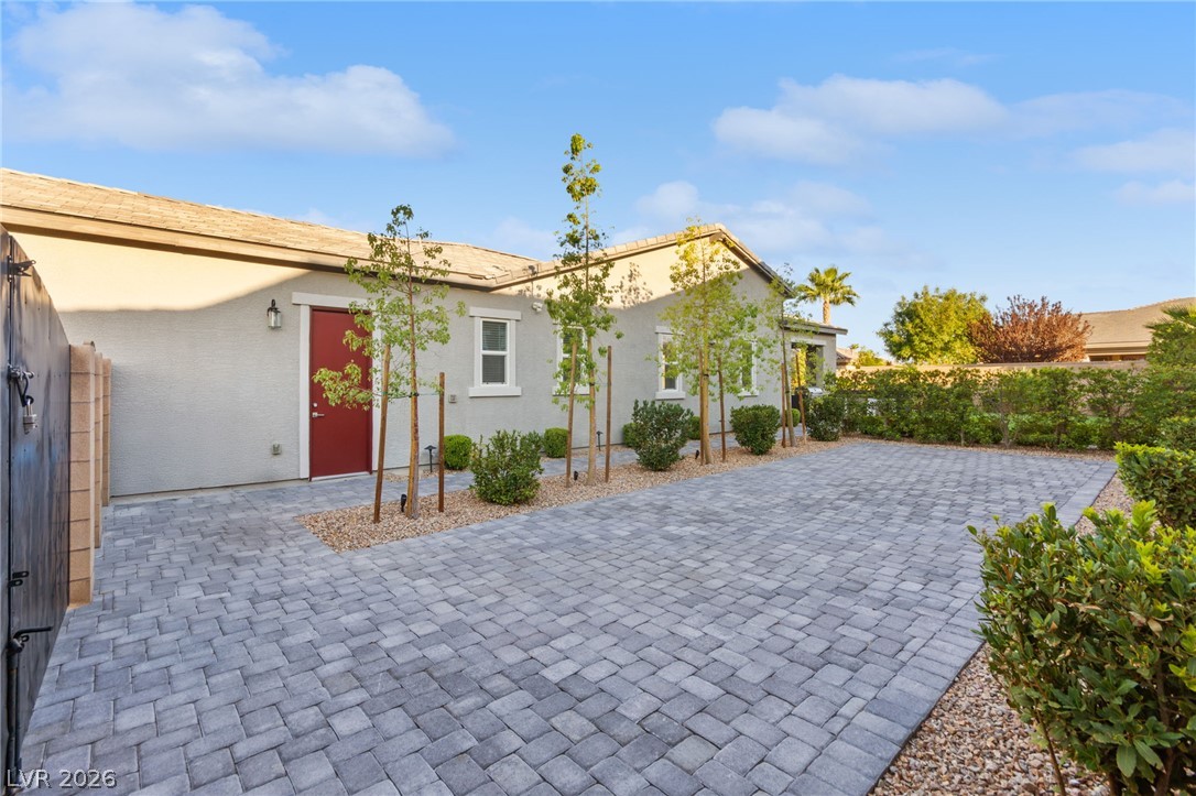 9911 Colsen Michael Avenue