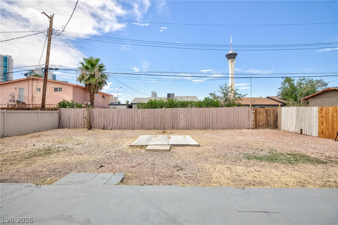 2312 Beverly Way