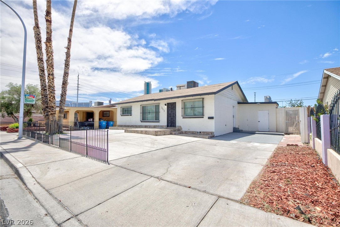 2312 Beverly Way