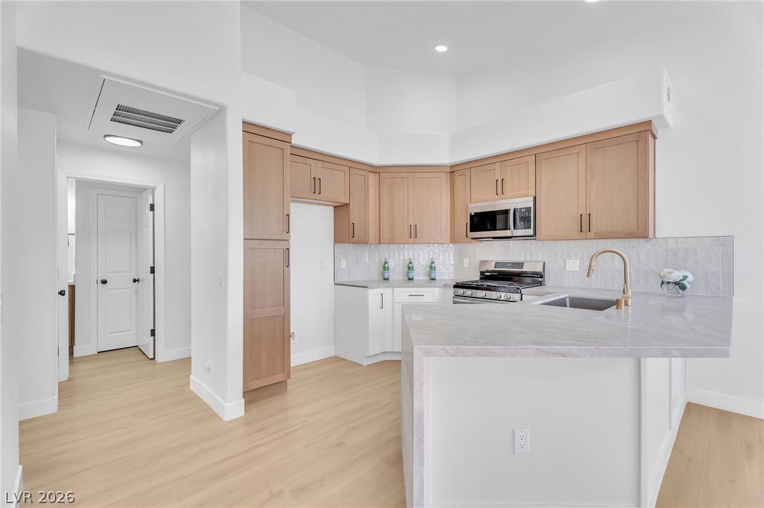 5225 West Reno Avenue 210