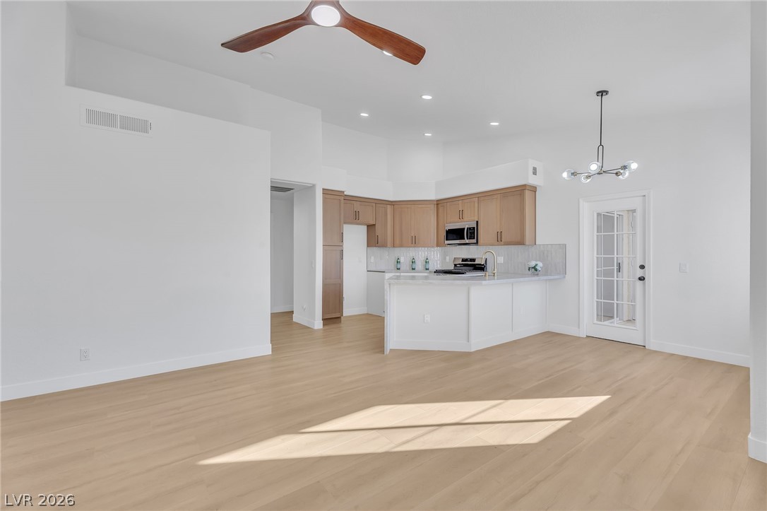 5225 West Reno Avenue 210
