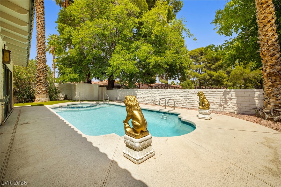 1913 Plaza Del Dios