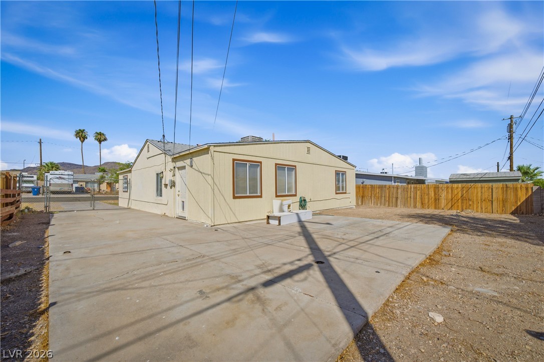571 National Street
