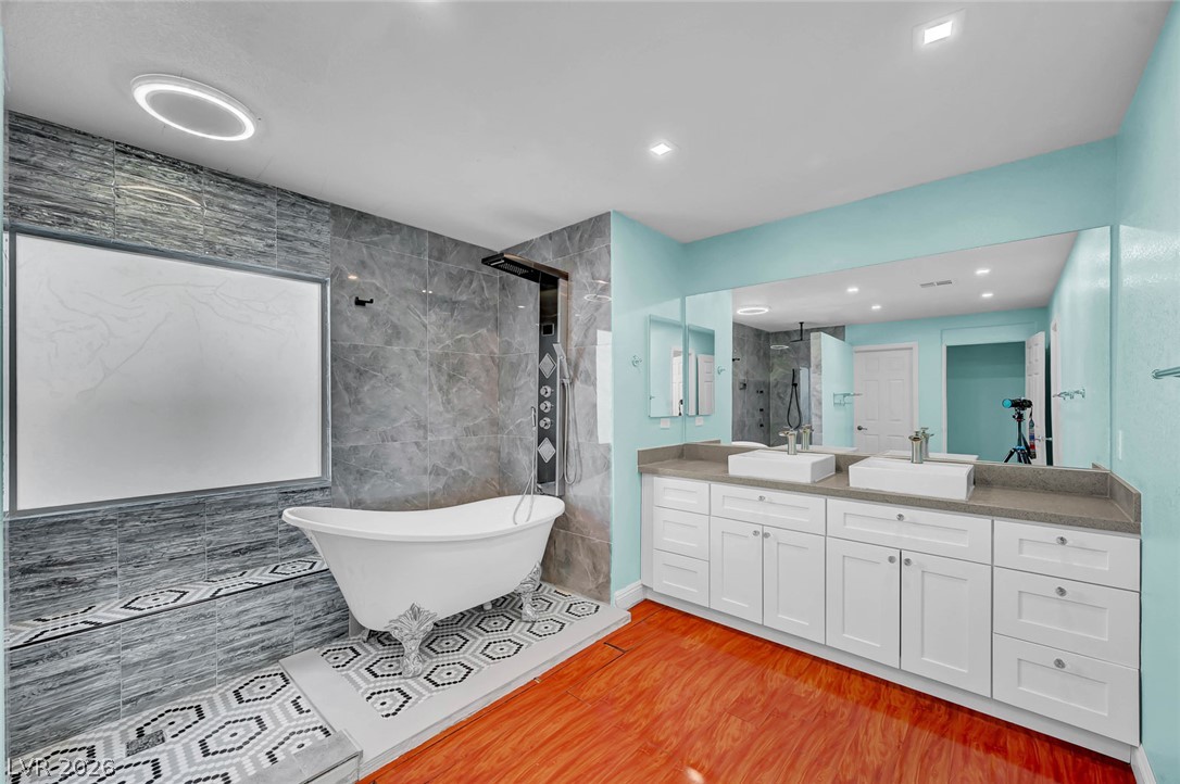 6636 Cliff Shore Court