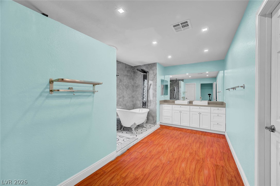 6636 Cliff Shore Court