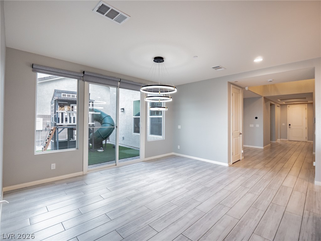 4504 Amazing View Street