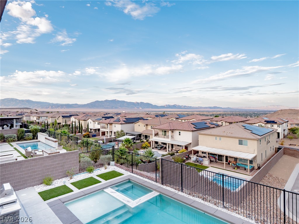 4504 Amazing View Street