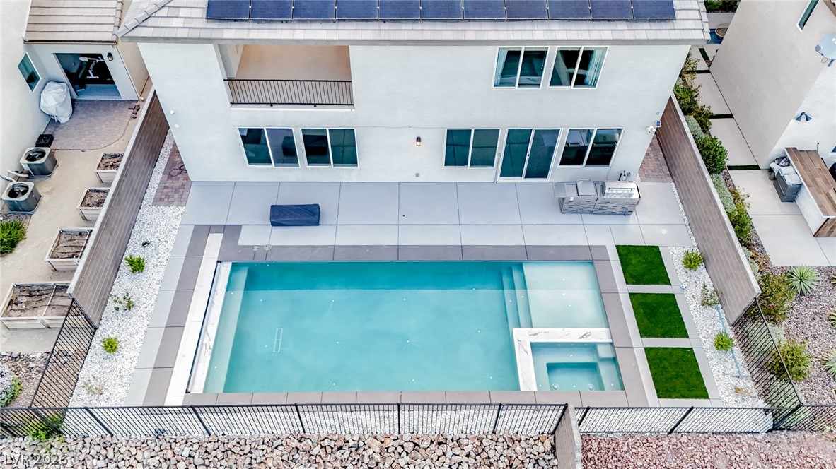 4504 Amazing View Street