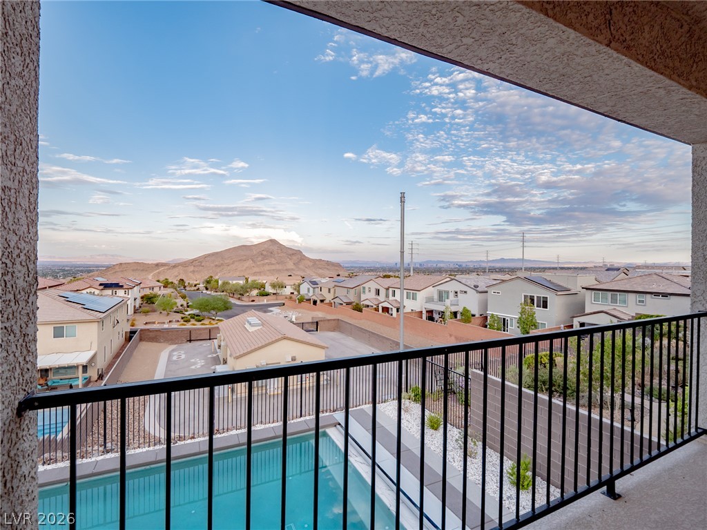 4504 Amazing View Street