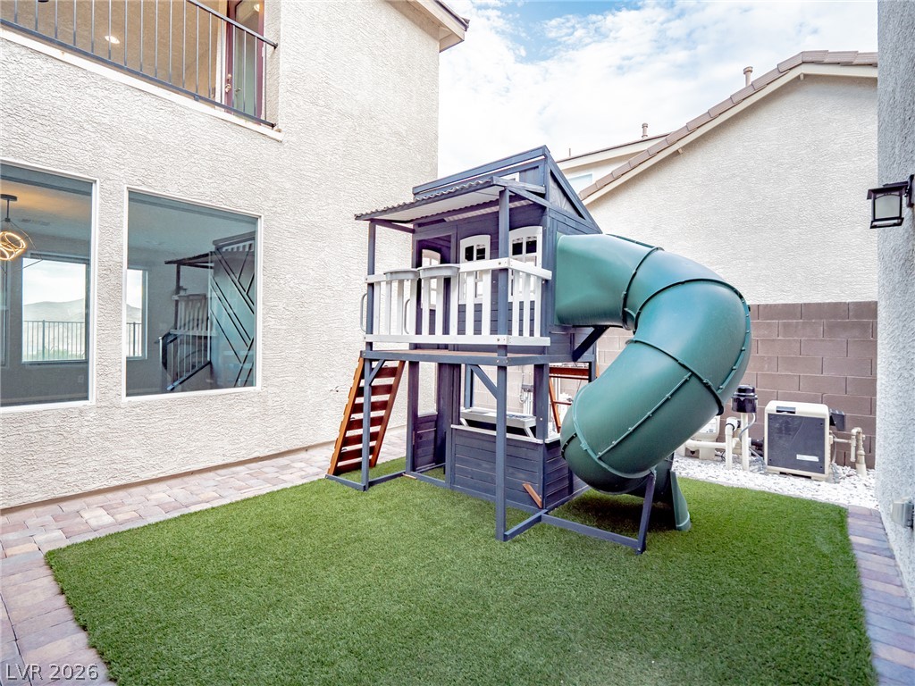 4504 Amazing View Street