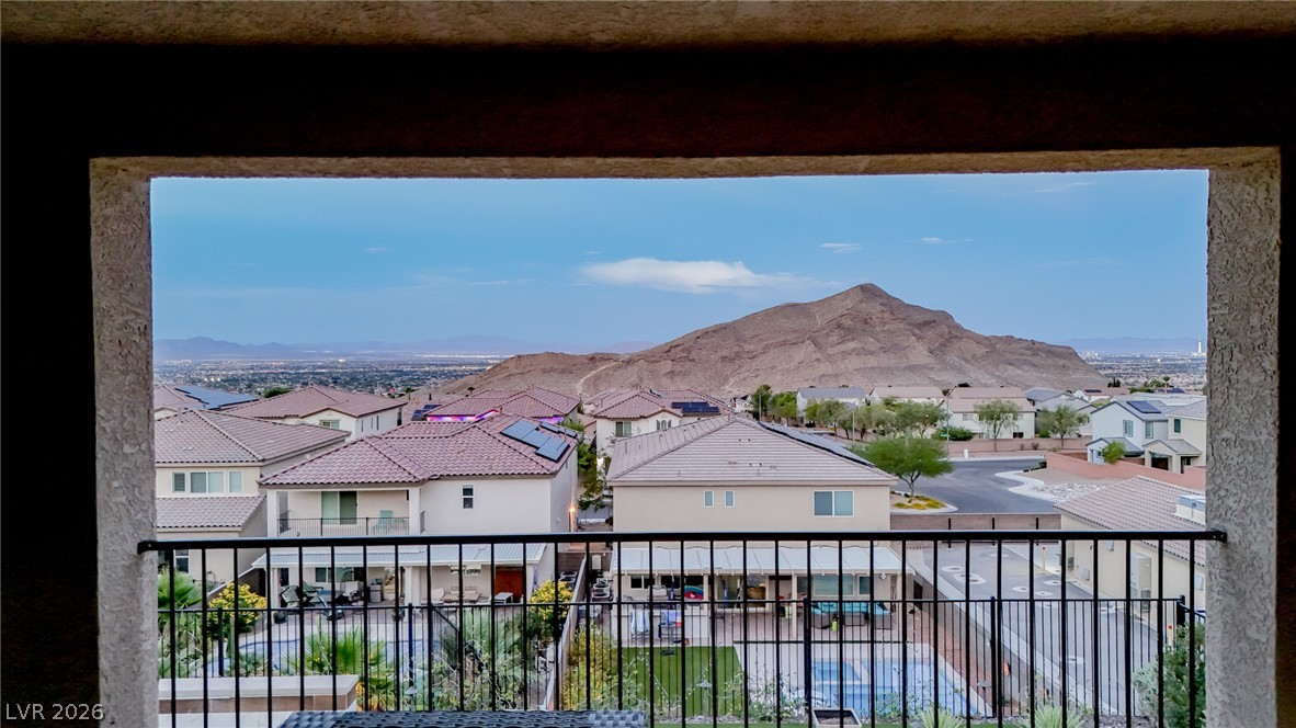 4504 Amazing View Street
