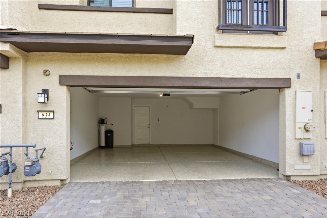 839 Watford Place
