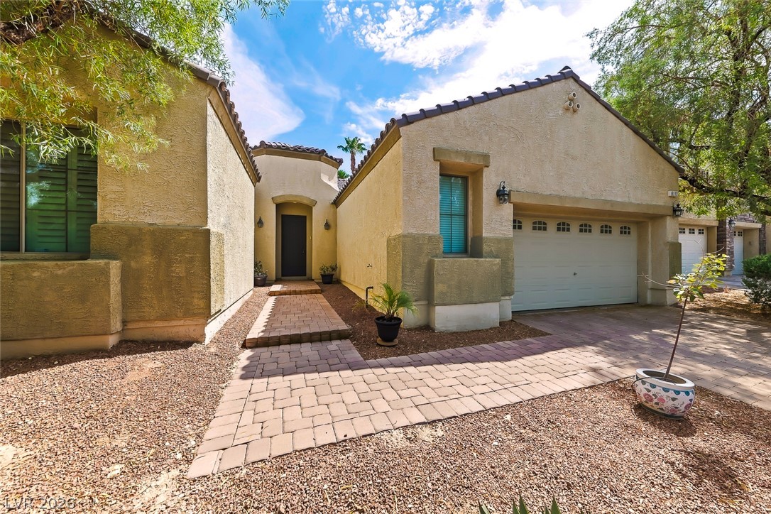 8117 Orchard Glen Avenue