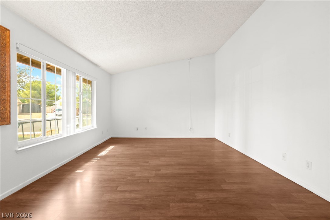 2529 Lakeside Drive