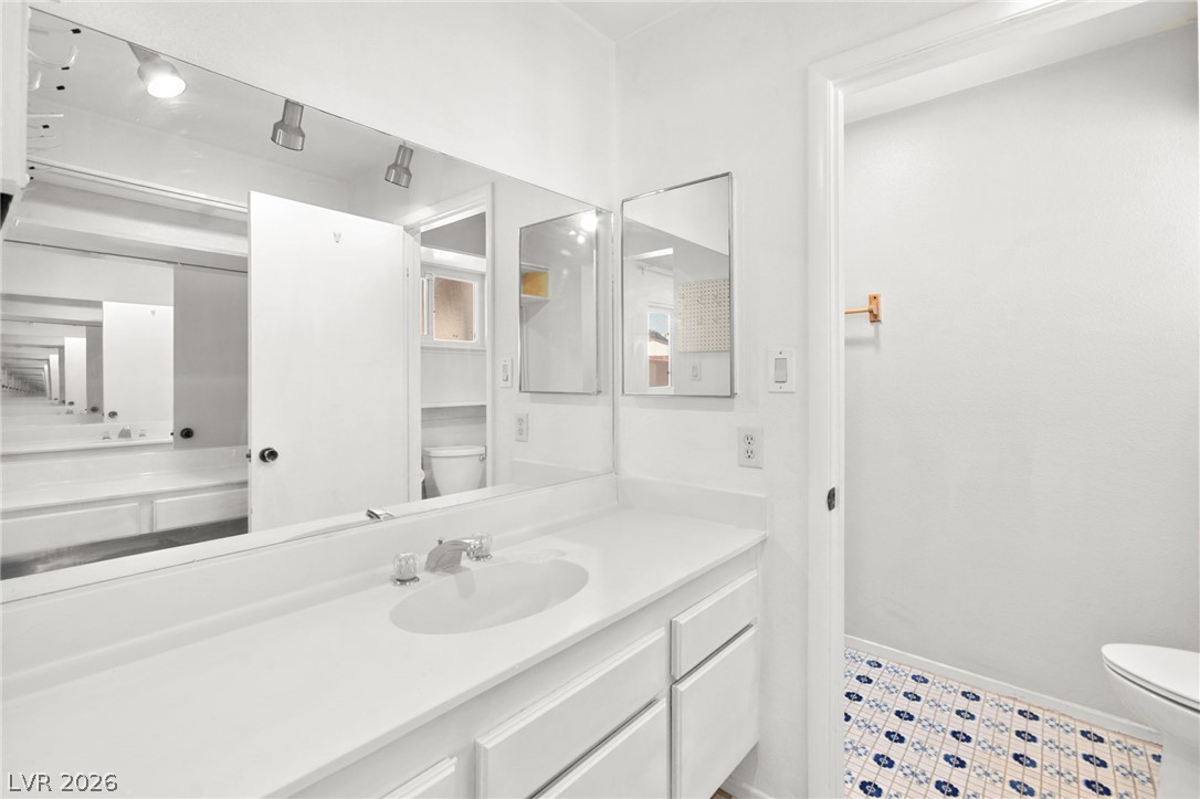 2529 Lakeside Drive