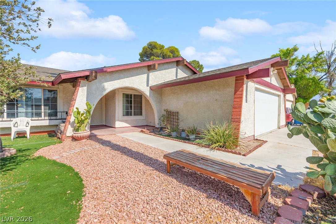 2529 Lakeside Drive