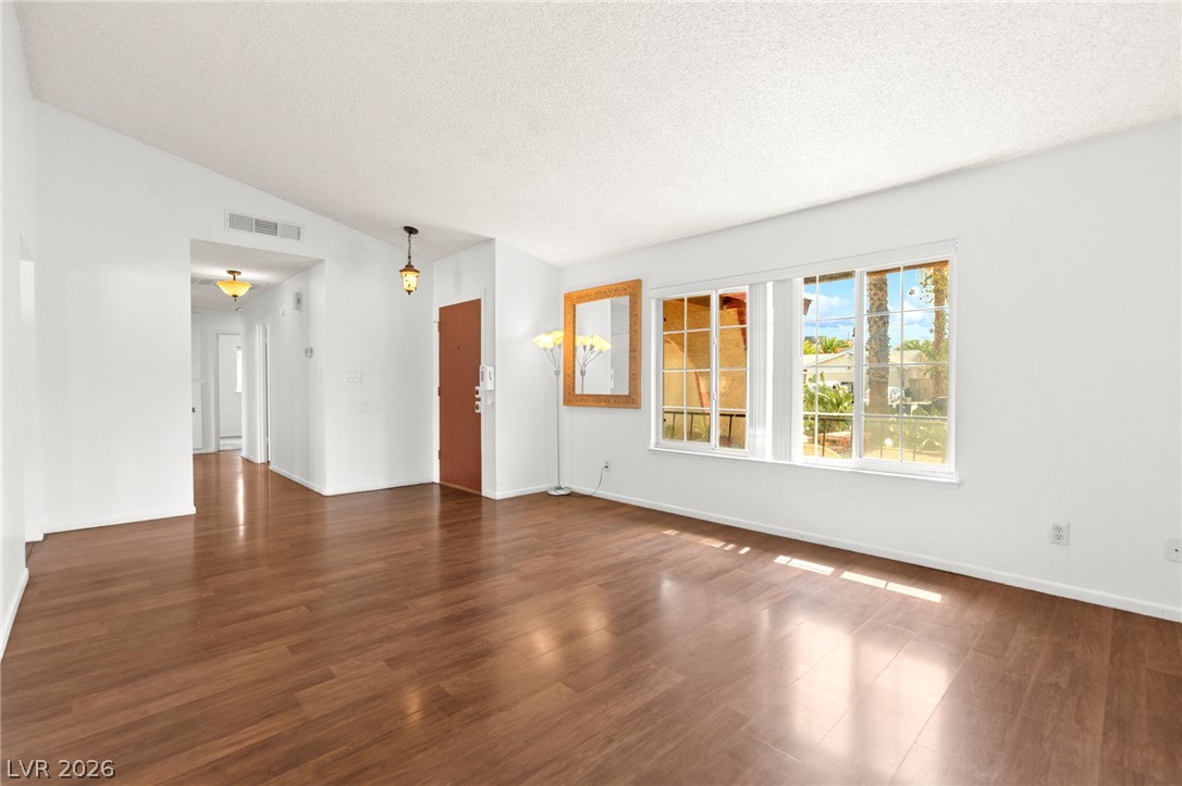 2529 Lakeside Drive
