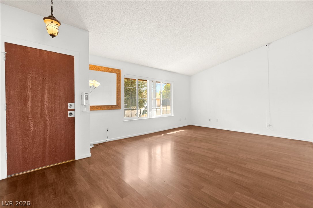 2529 Lakeside Drive