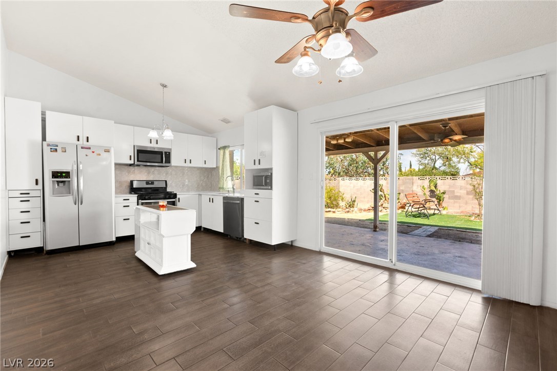 2529 Lakeside Drive