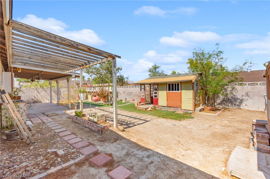 2529 Lakeside Drive