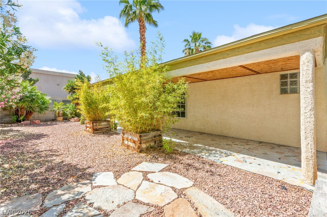 7749 Kasmere Falls Drive