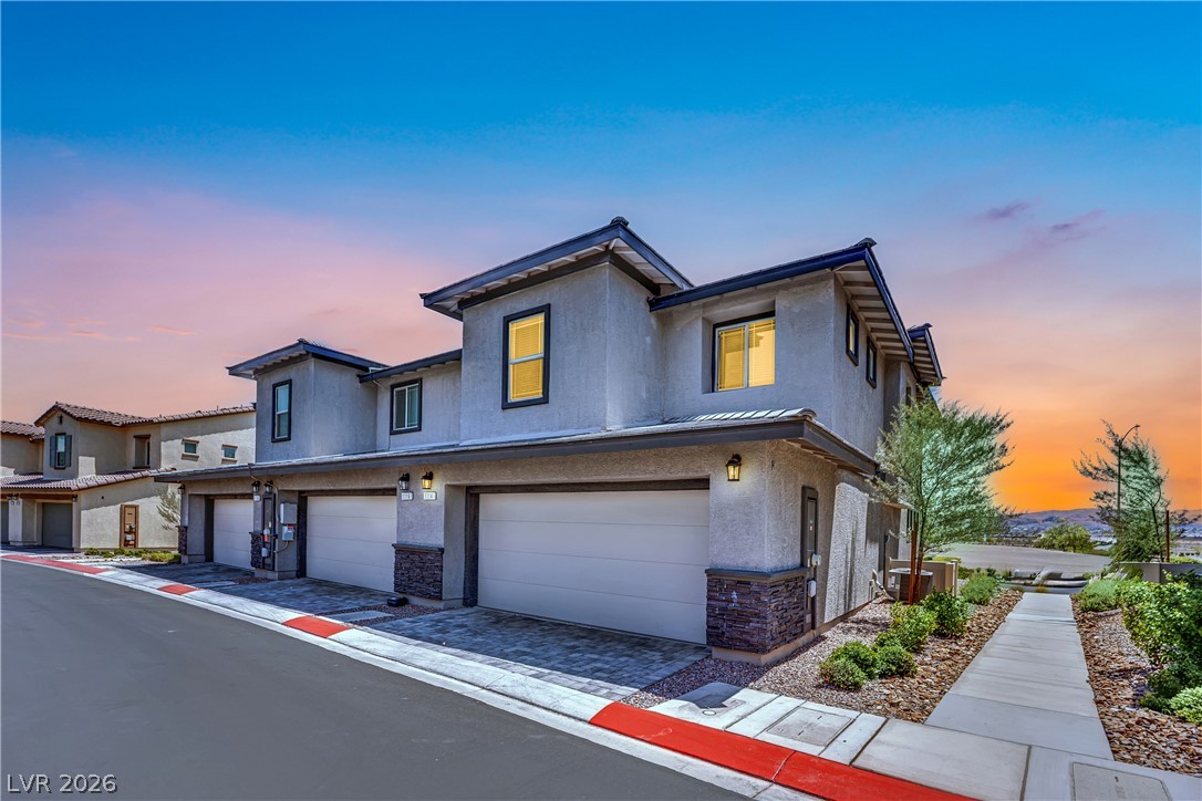 1114 Scarlet Sparrow Street