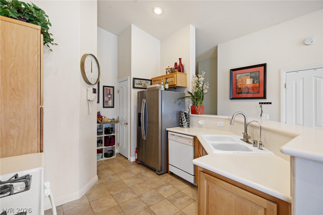 8779 Horizon Wind Avenue 101
