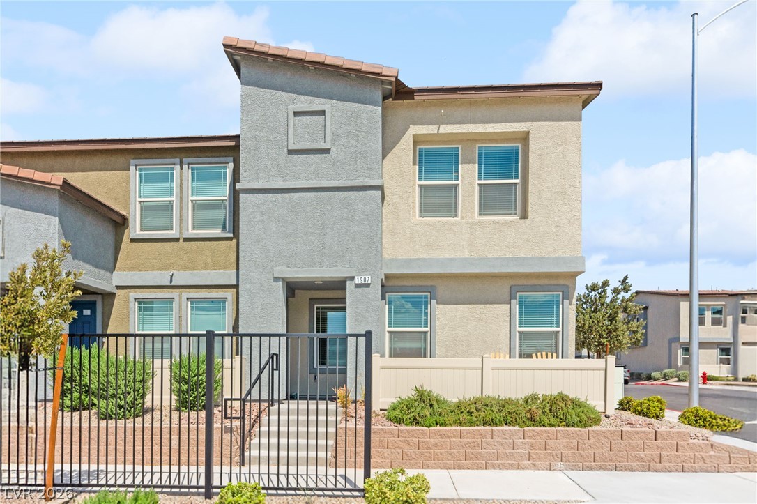 1907 Ottava Vista Street