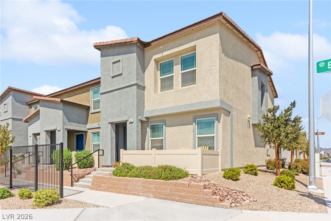 1907 Ottava Vista Street