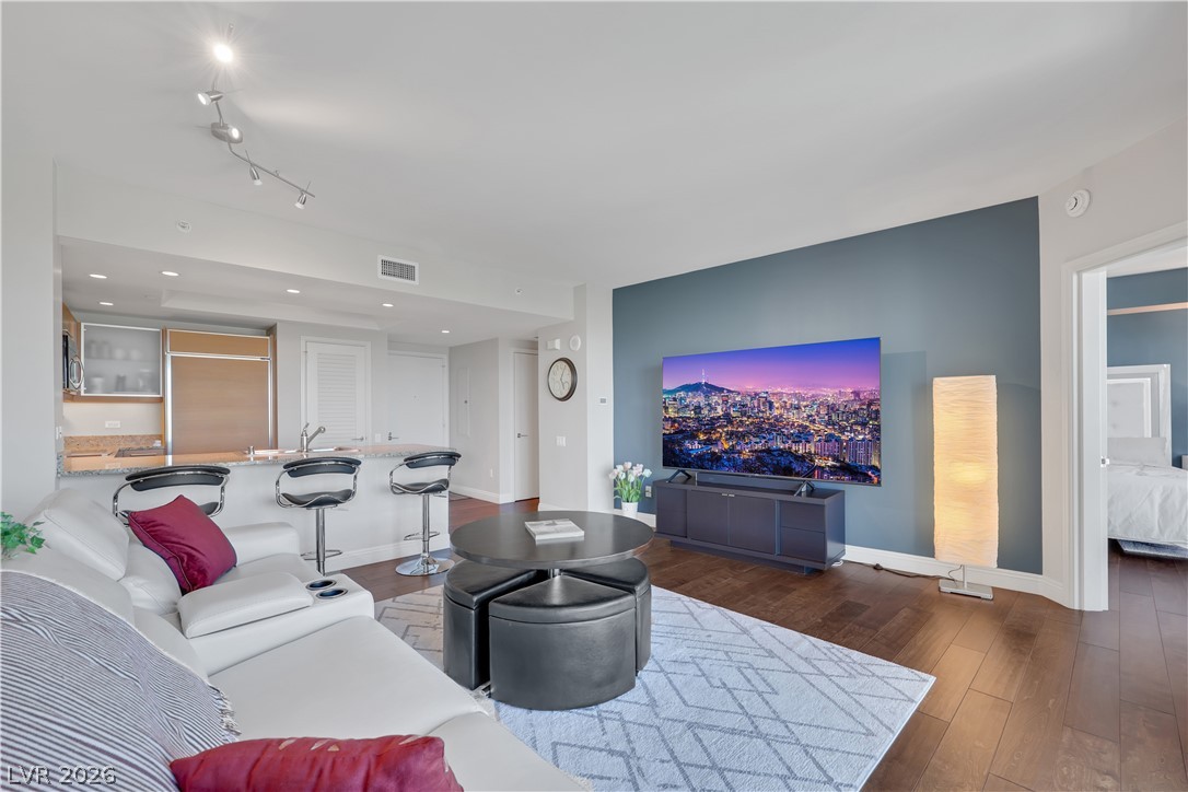322 Karen Avenue 2105