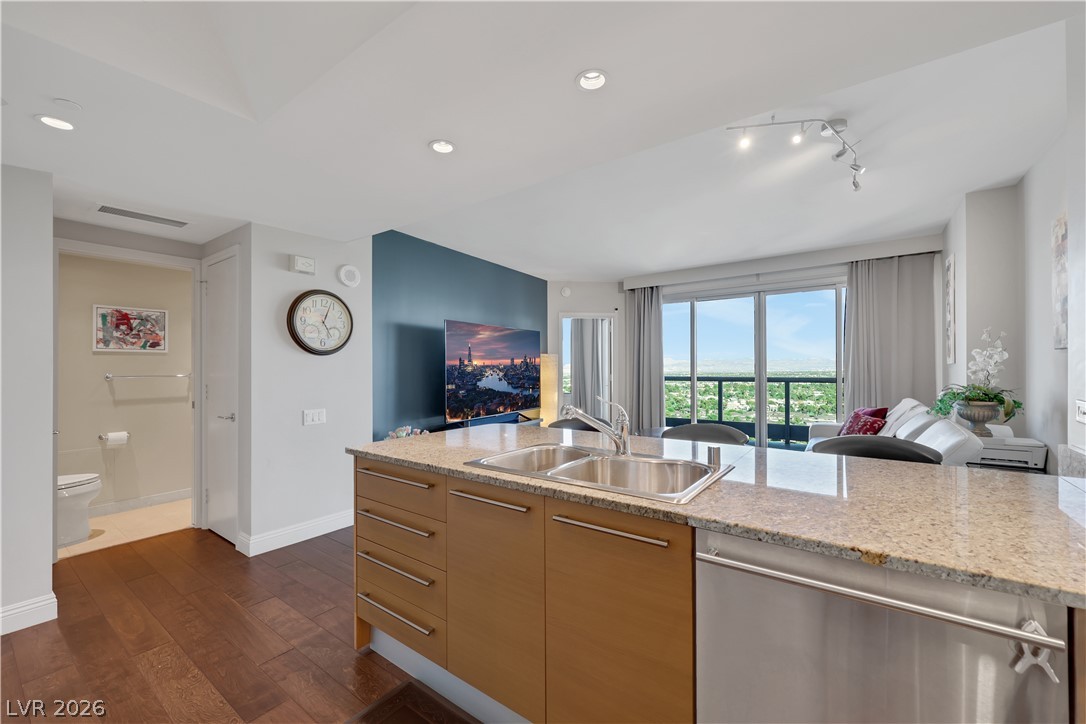 322 Karen Avenue 2105