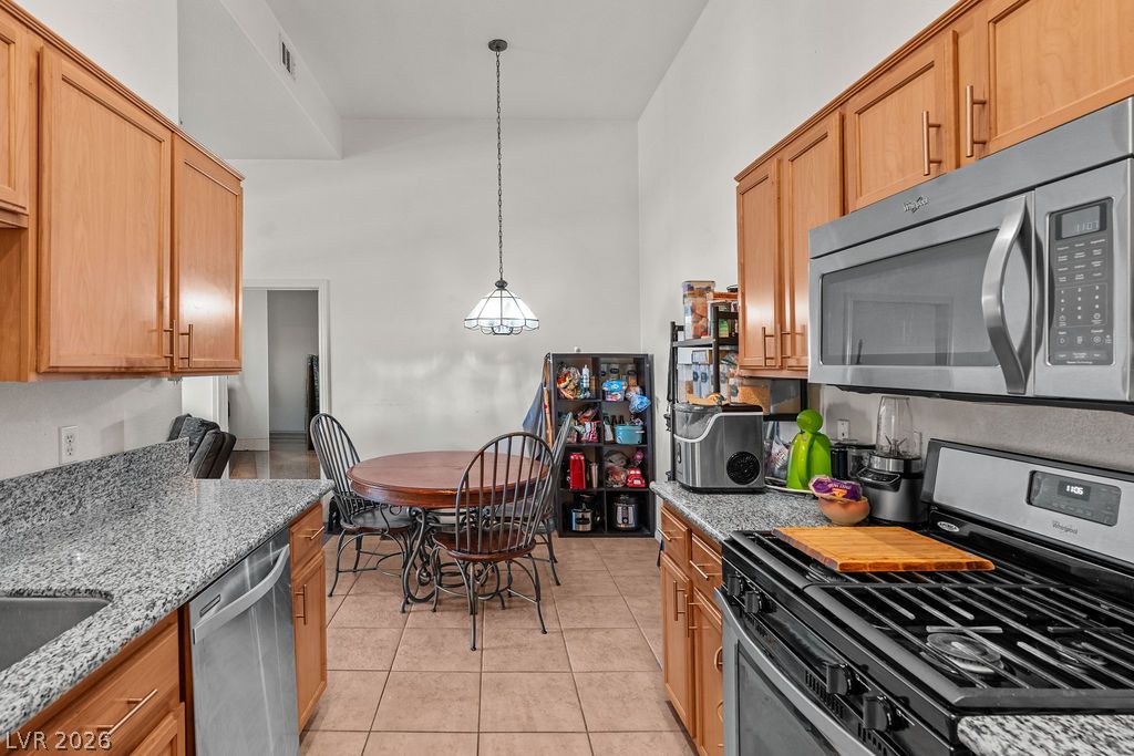 2305 West Horizon Ridge Parkway 2524