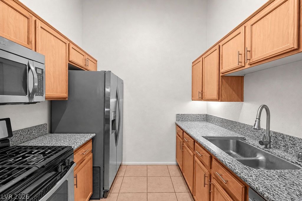 2305 West Horizon Ridge Parkway 2524