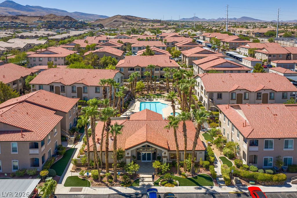 2305 West Horizon Ridge Parkway 2524