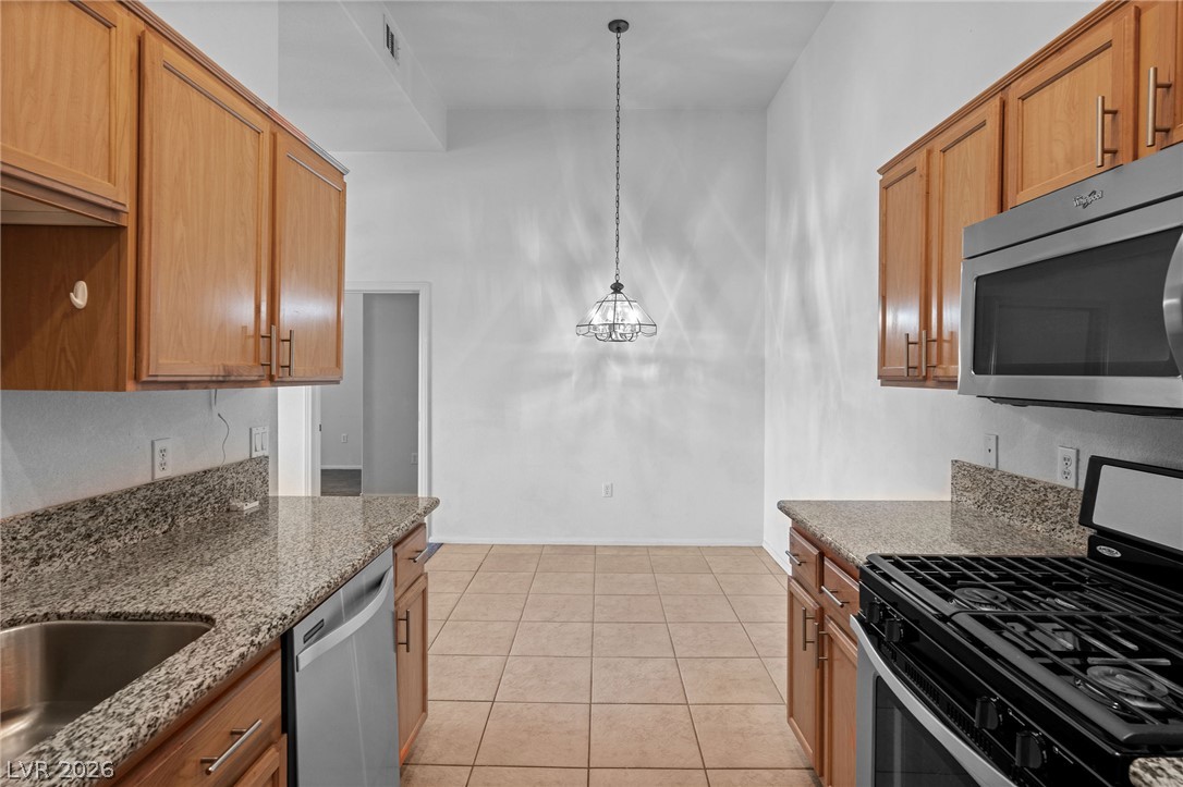 2305 West Horizon Ridge Parkway 2524