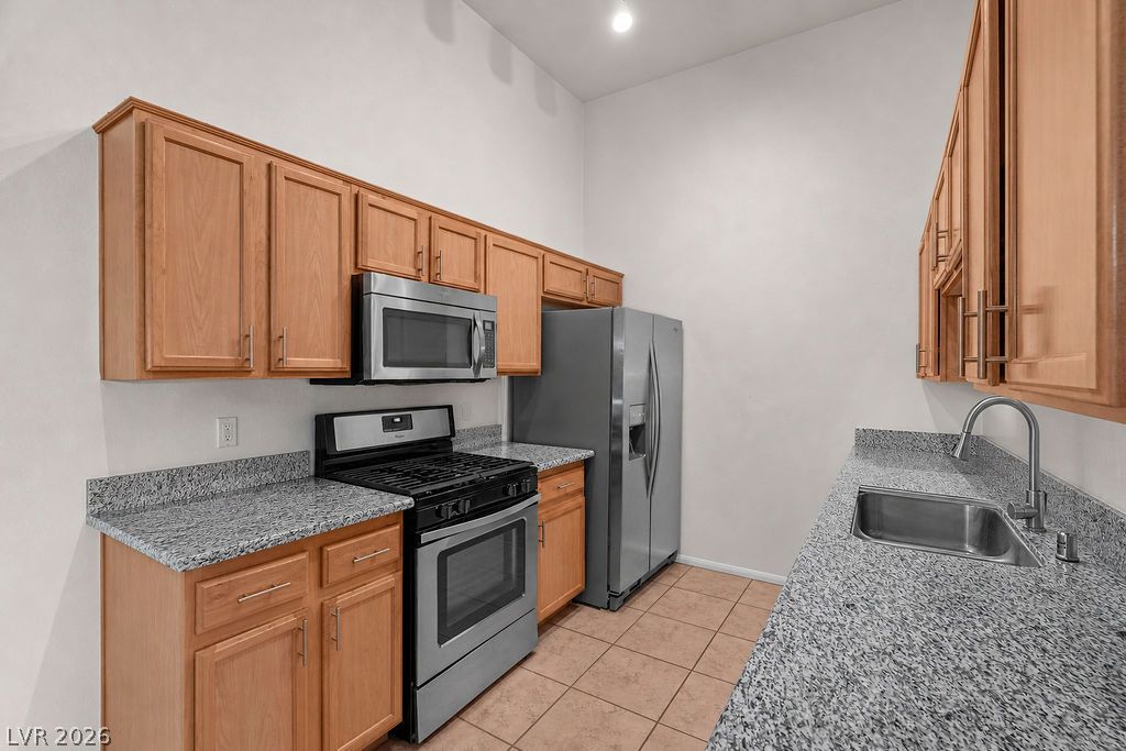 2305 West Horizon Ridge Parkway 2524