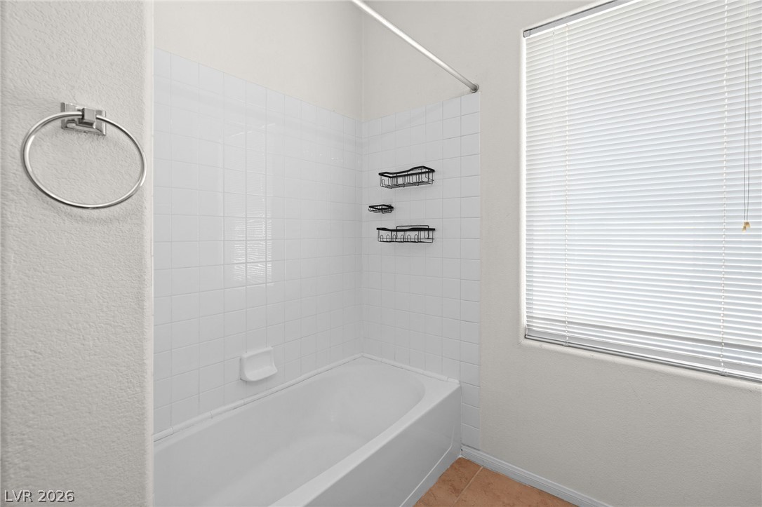 2305 West Horizon Ridge Parkway 2524
