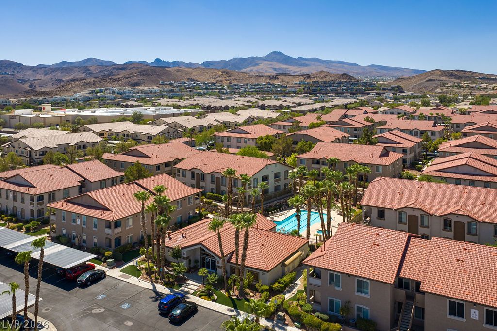 2305 West Horizon Ridge Parkway 2524