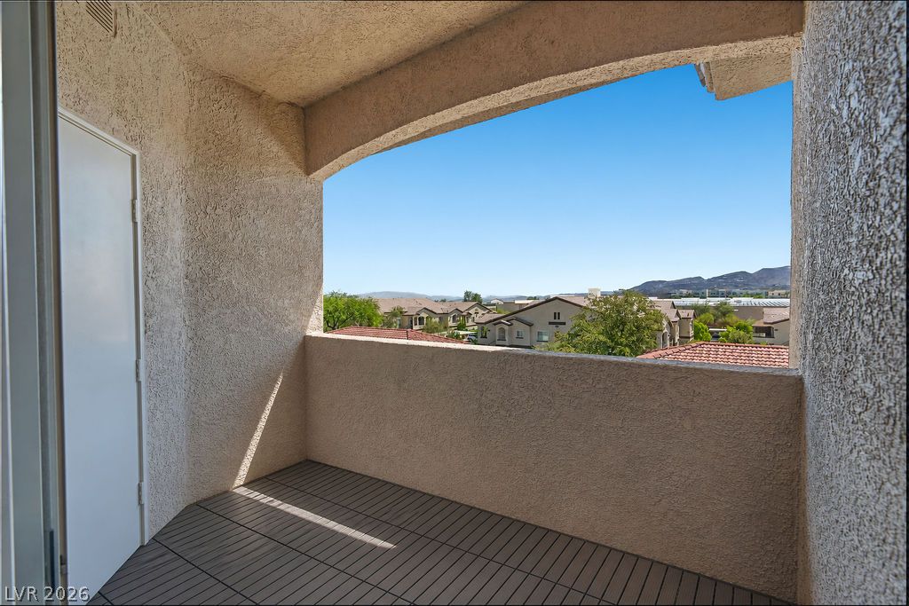 2305 West Horizon Ridge Parkway 2524