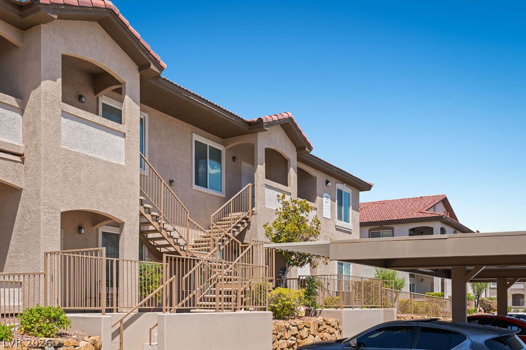 2305 West Horizon Ridge Parkway 2524