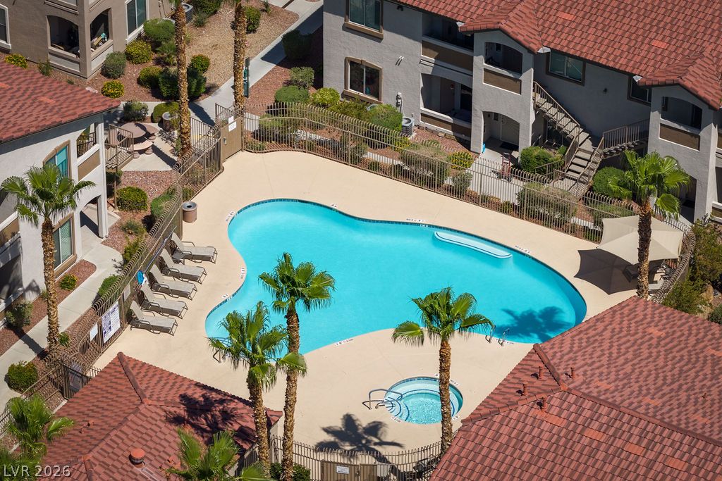2305 West Horizon Ridge Parkway 2524