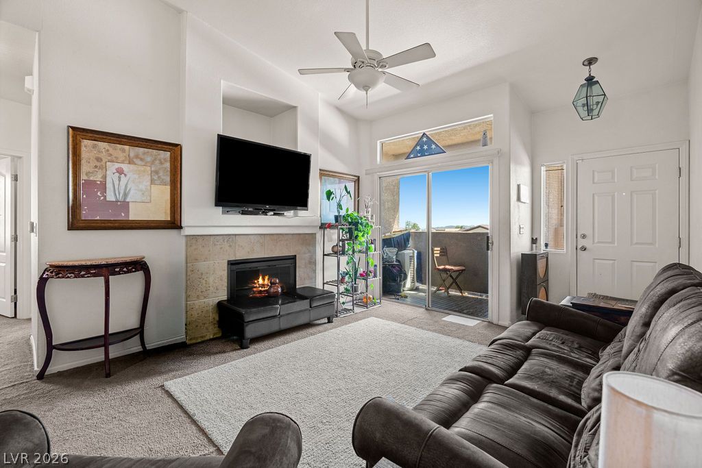 2305 West Horizon Ridge Parkway 2524