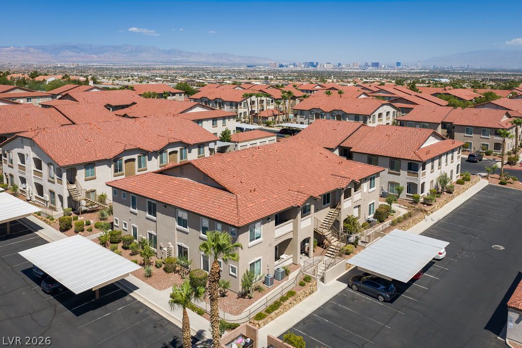 2305 West Horizon Ridge Parkway 2524