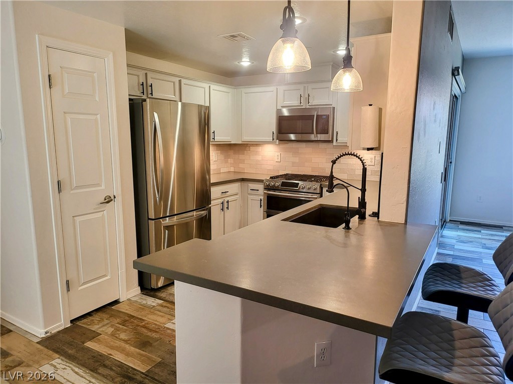 L 6868 Sky Pointe Drive 1047